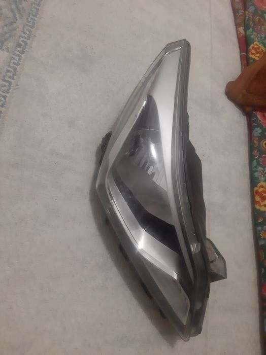 Передни фара ,правая