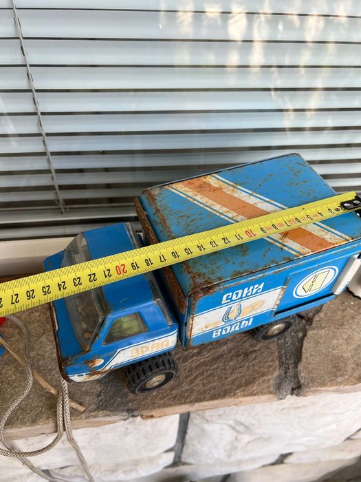 Метално руско камионче Урал