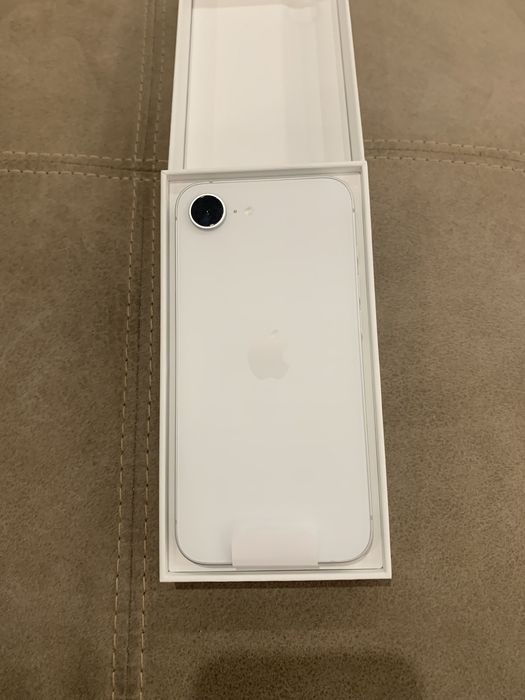 НОВ Iphone 16e 128GB
