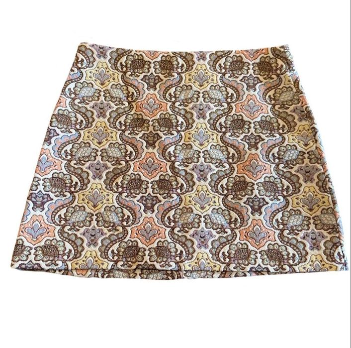 Къса пола на шарки с висока талия на Зара