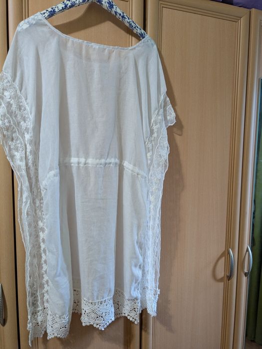 Парео за плаж, много хубаво и в перфектно състояние.