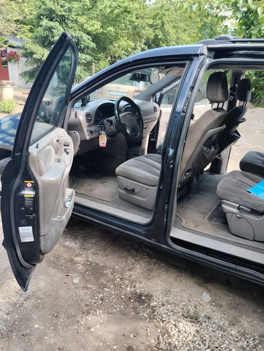Vând chrysler voyager in stare perfectă