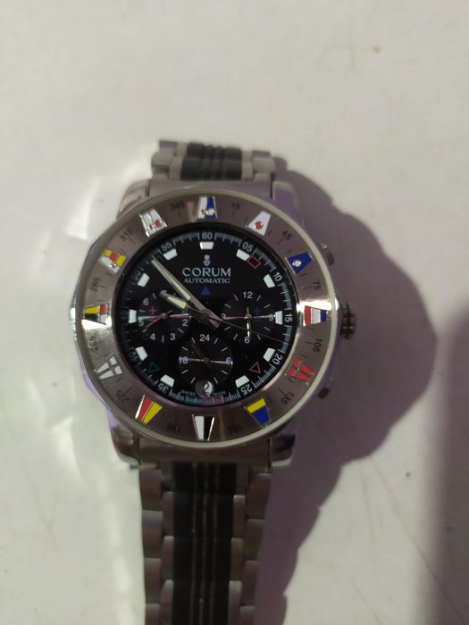 Швейцарски часовник Corum автомат
