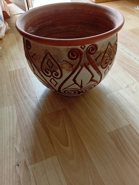 Горшки для цветов.