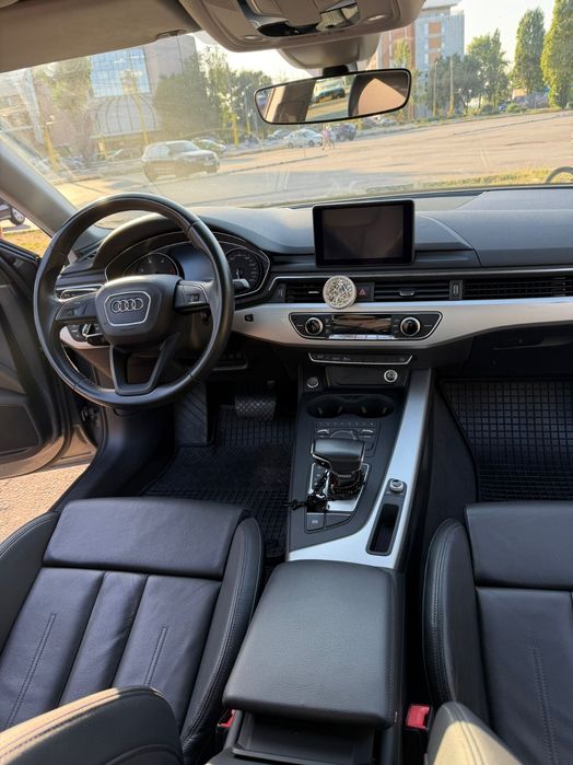 AUDI A4 2.0TDI, 122CP, automată, 05/2018, 154731km. Merită vizionată!