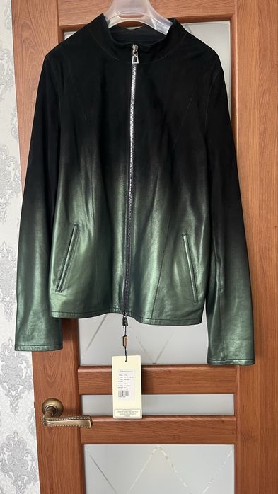 Продам кожаную куртку