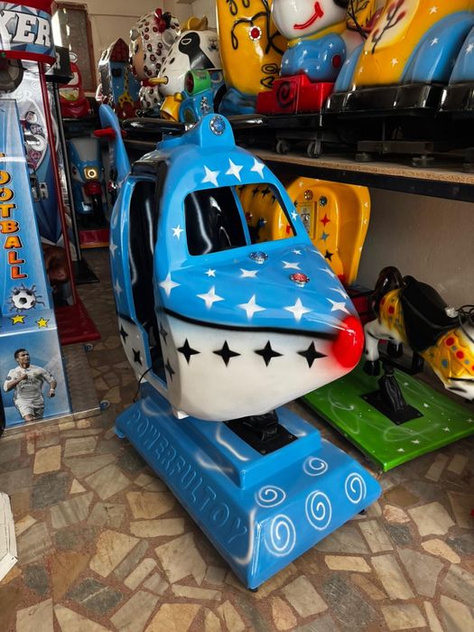 Хеликоптер клатушка музика светлини