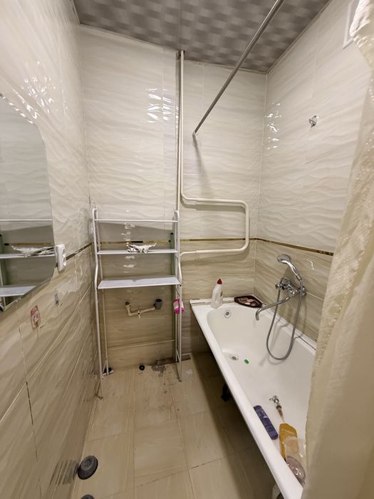 Юнусабад 11кв 2/1/4 Разделка 50м2 метро рядом