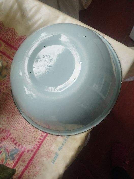 Продаются сковородки, эмалированная чашка