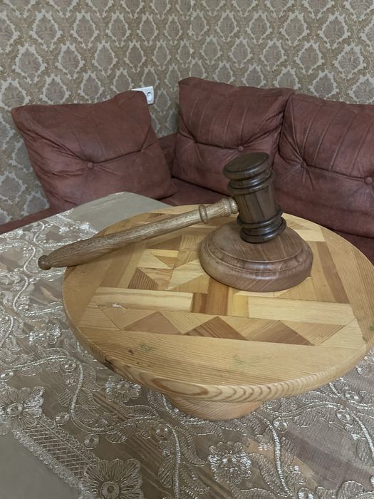 Судялар молотоги.
