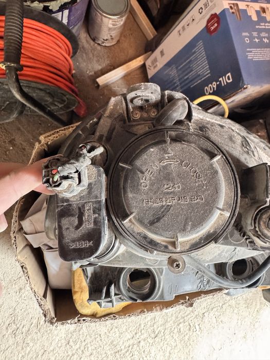 Продам фару Tucson Jm