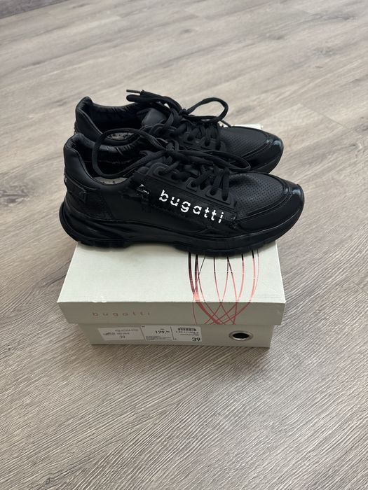 Маратонки Bugatti