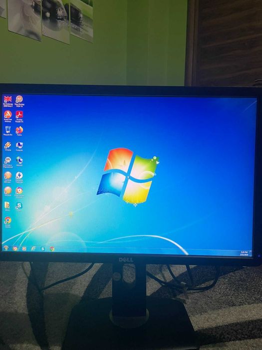 Монитор Dell LCD ; Клавиатура Trust GXT