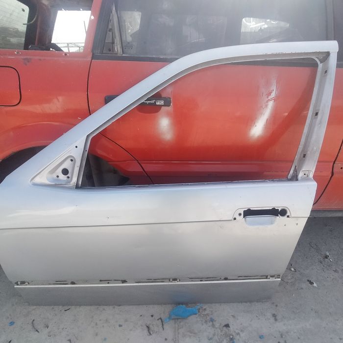 Багажник и дверь со стороны водителя