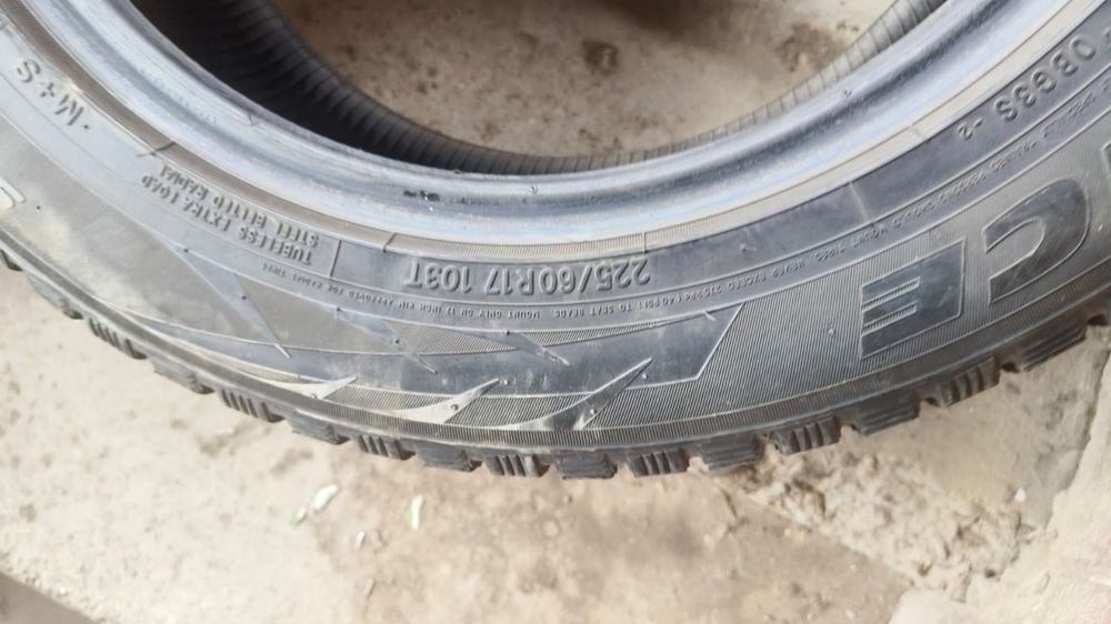Продам  зимние шины 15 17 размеры есть