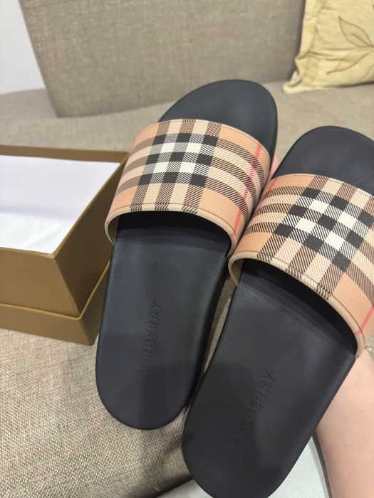Burberry чехли (джапанки)
