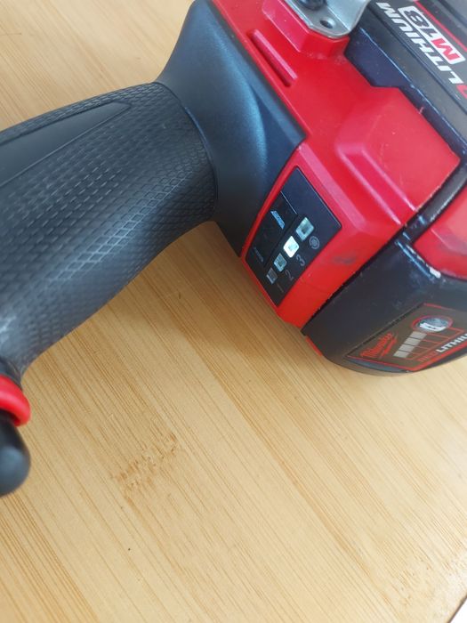 Milwaukee scule electrice m18