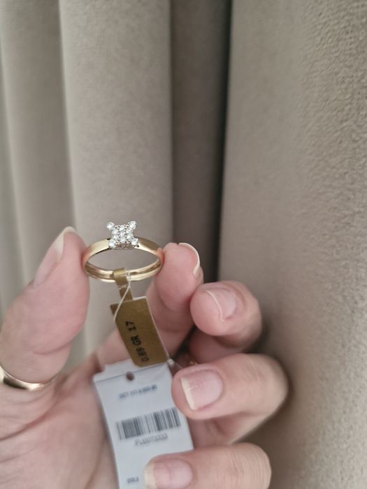 Продам золотое кольцо 17 Размер