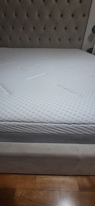 Saltea cu memorie 180/200 cm