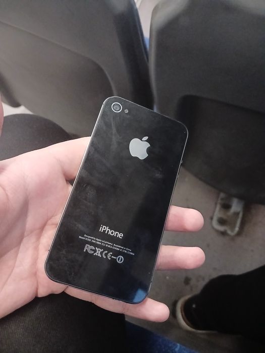 iPhone 4s рабочий на запчасть
