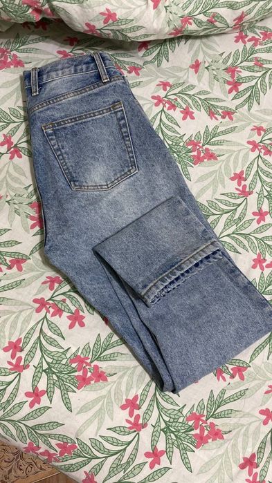 продам джинсы в отличном состоянии