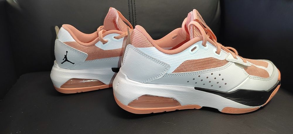 Nike Air Jordan 200E GS, номер 37,5