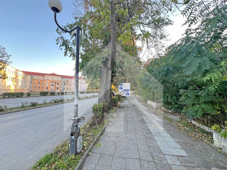 За продажба атрактивен ПАРЦЕЛ в ТОП ЦЕНТЪР - 2,4 ДКА, гр. Нови пазар.