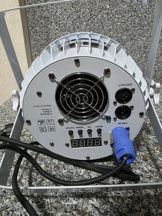 LED PAR sahna chirog‘i (DMX) sotiladi