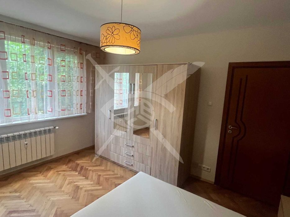 Дава се под наем Тристаен апартамент в София, Хиподрума - 95 кв.м за 747.66 € - Снимка #1