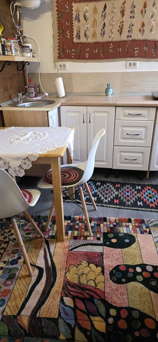 Inchiriez apartament la casa si(VAND) inchiriez spatiu comercial