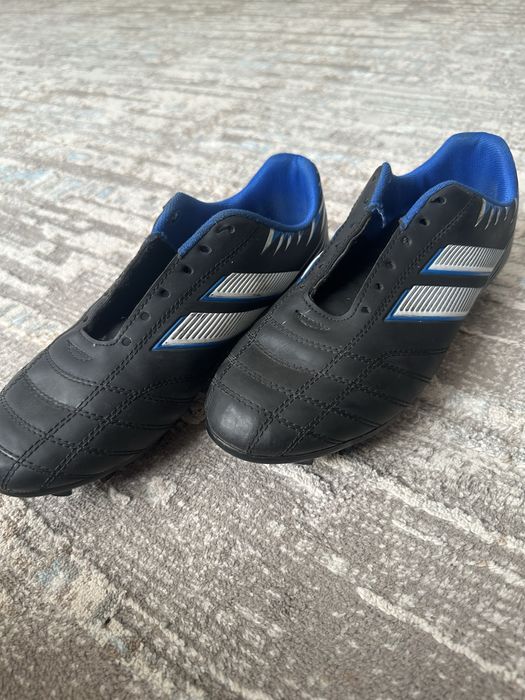 Футболные бутсы kinetix