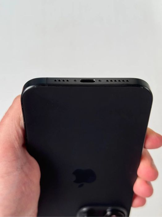 iphone 15 pro max в идеальном состояний
