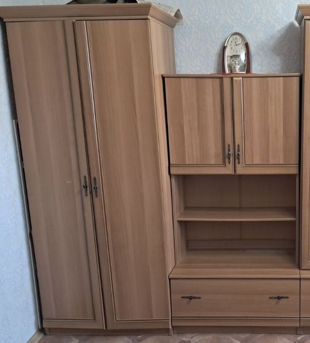 Продам 4-х секционную стенку