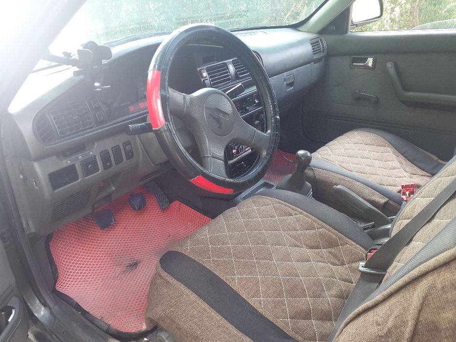 Срочно продаётся машина марка Mazda 626