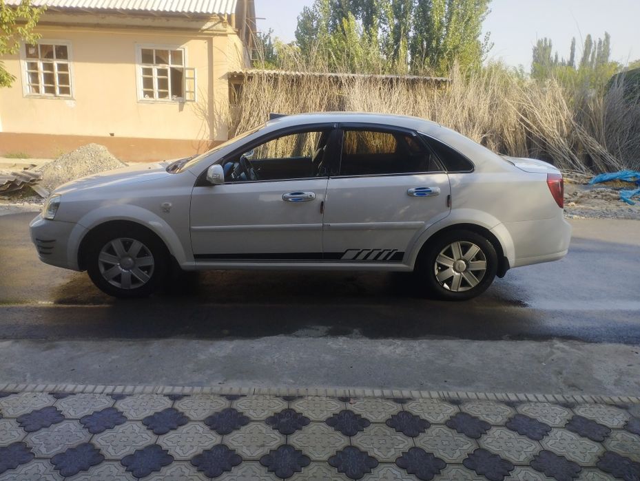 Lasetti 1.8 2013