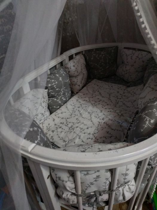 Bolajonlar kravati belenchek boʻladi yastiqchalari bilan