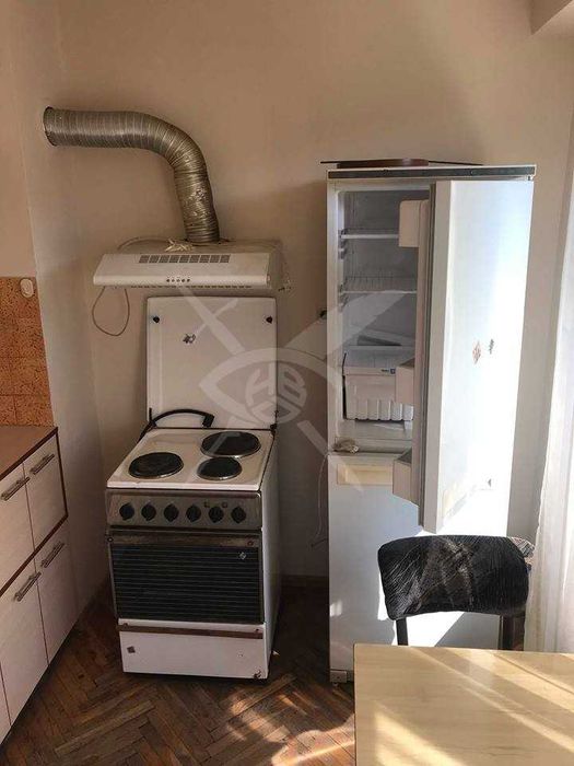 Дава се под наем Двустаен апартамент в Пловдив, Христо Смирненски - 68 кв.м за 425 € - Снимка #1