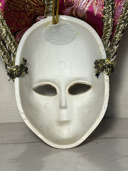 Венецианская маска декоративная