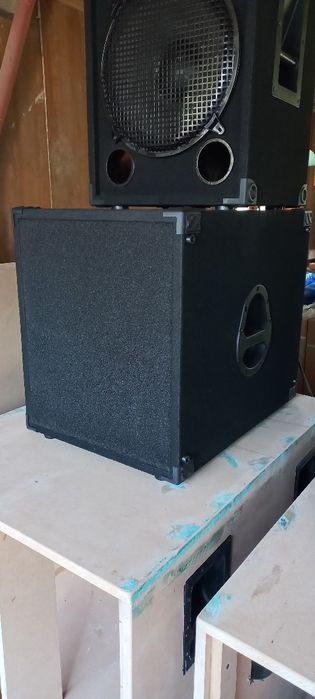 Vand/schimb doi basi impecabili din orce punct de vedere