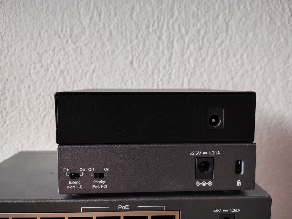 Lot 7 броя POE Switch Utepo TP-link Dahua