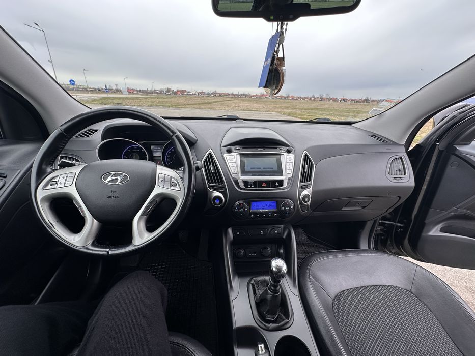 Vând Hyundai ix35