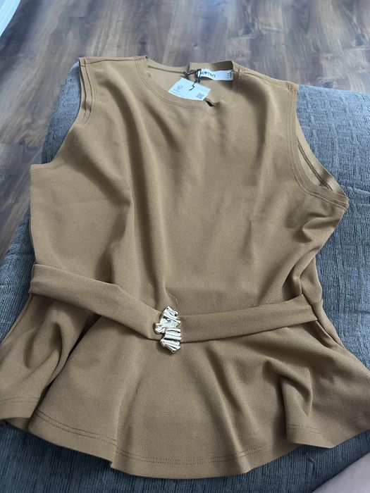 Bluza maro cu accesoriu auriu in talie Superba tricou dama maro