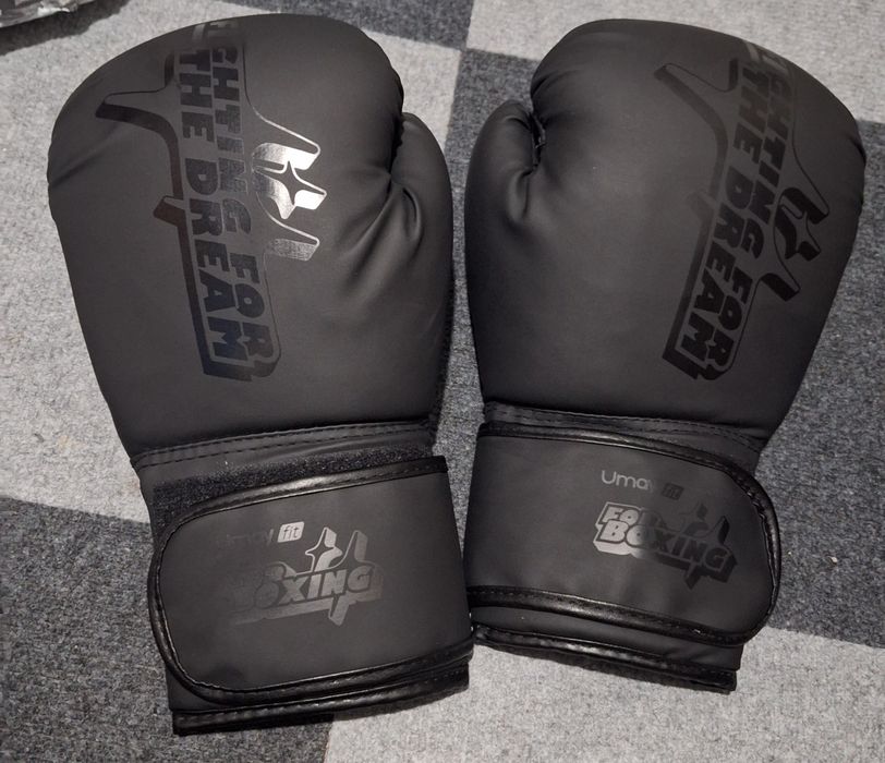 Продам боксерские перчатки