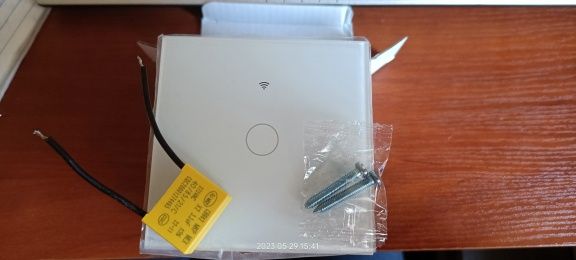 Смарт wifi сензорен ключ за осветление