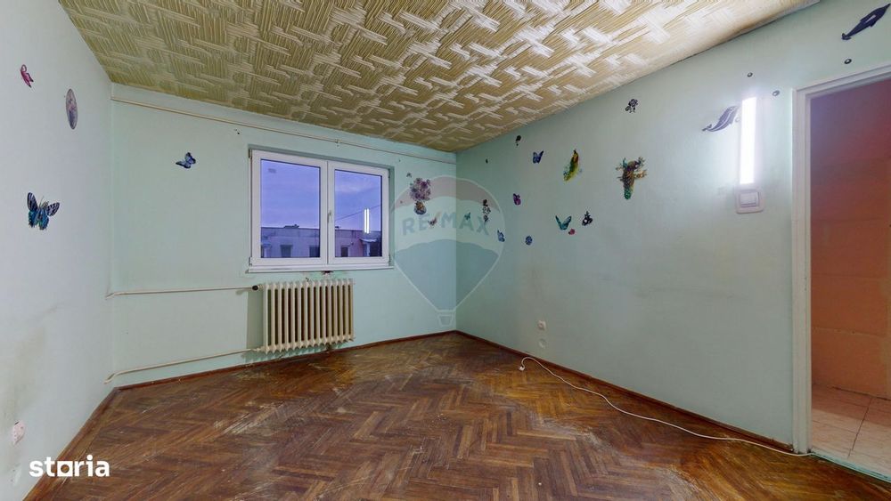 Apartament 3 camere de vânzare, necesită renovare, Săcele — fotografia 1