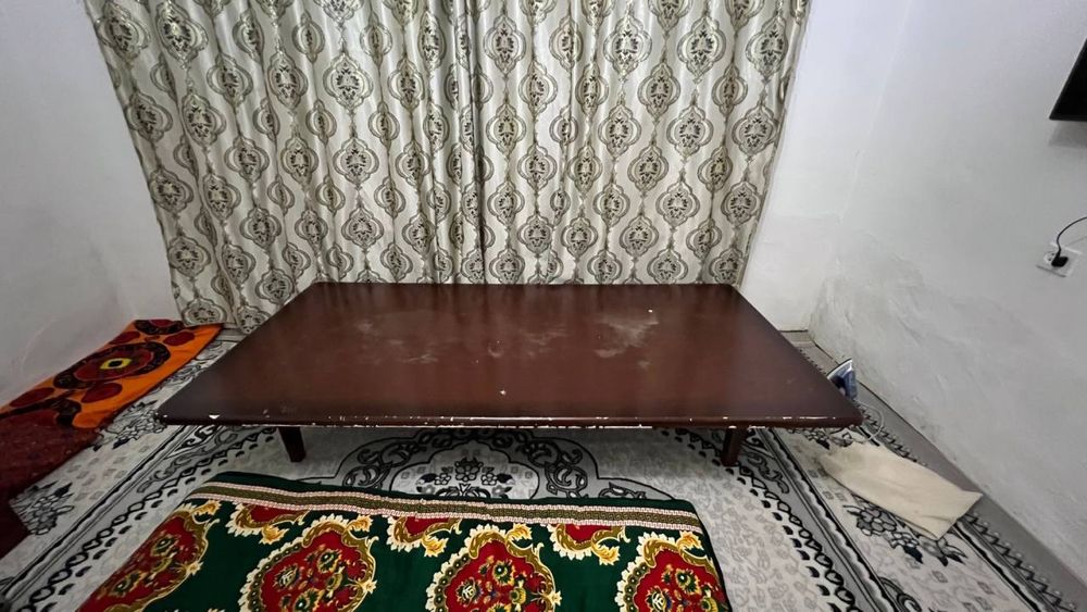 12 кишилик стол стул катта ва кичкина ойоклари бор