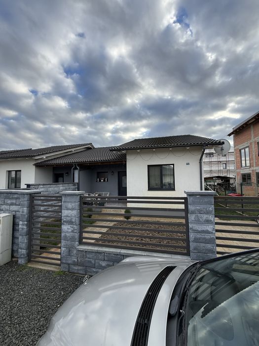 Vand casa, an constructie 2021, complet mobilata si utilata