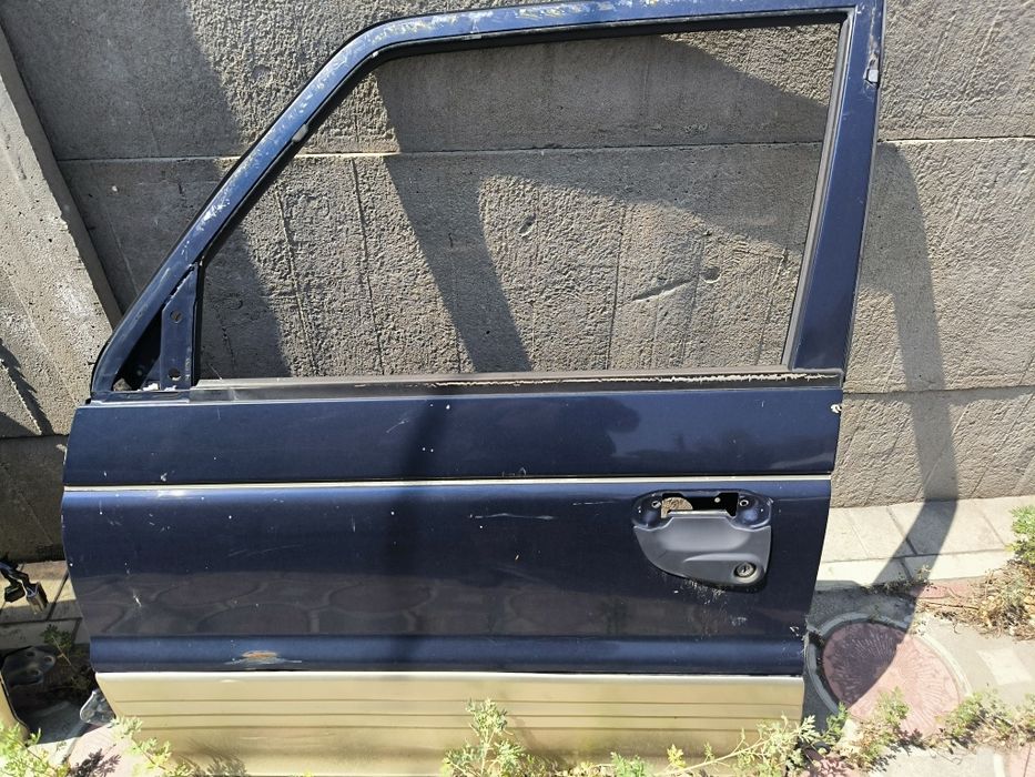 Продам двери mitsubishi padjero 2