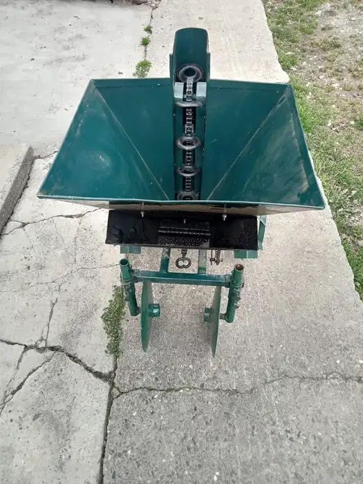 Plantator NOU de cartofi pentru motocultor