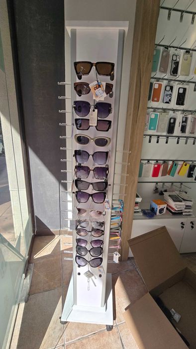 Стойка за слънчеви очила